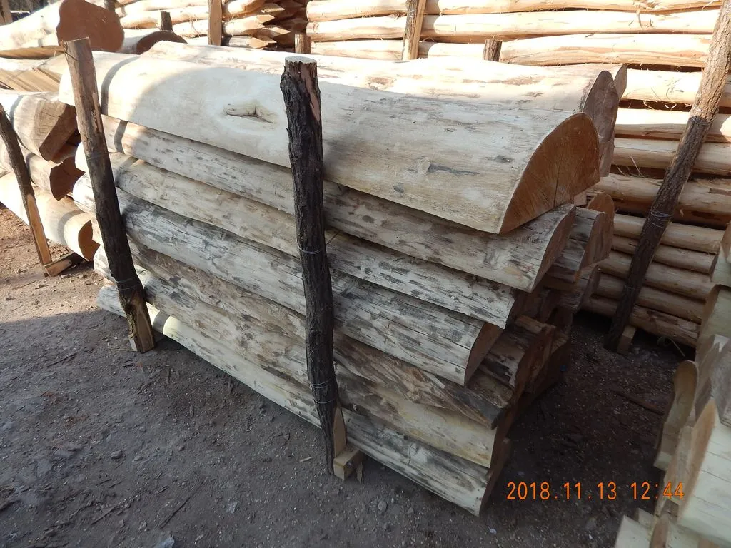 Rundhölzer aus Akazie (halbrund)