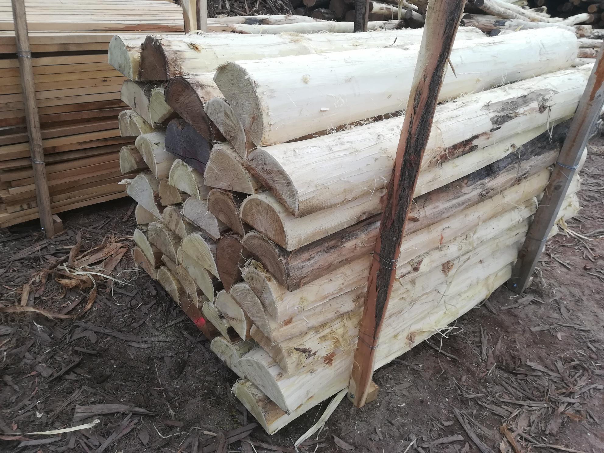 Rundhölzer aus Akazie (halbrund) Rundhölzer aus Akazie (halbrund)