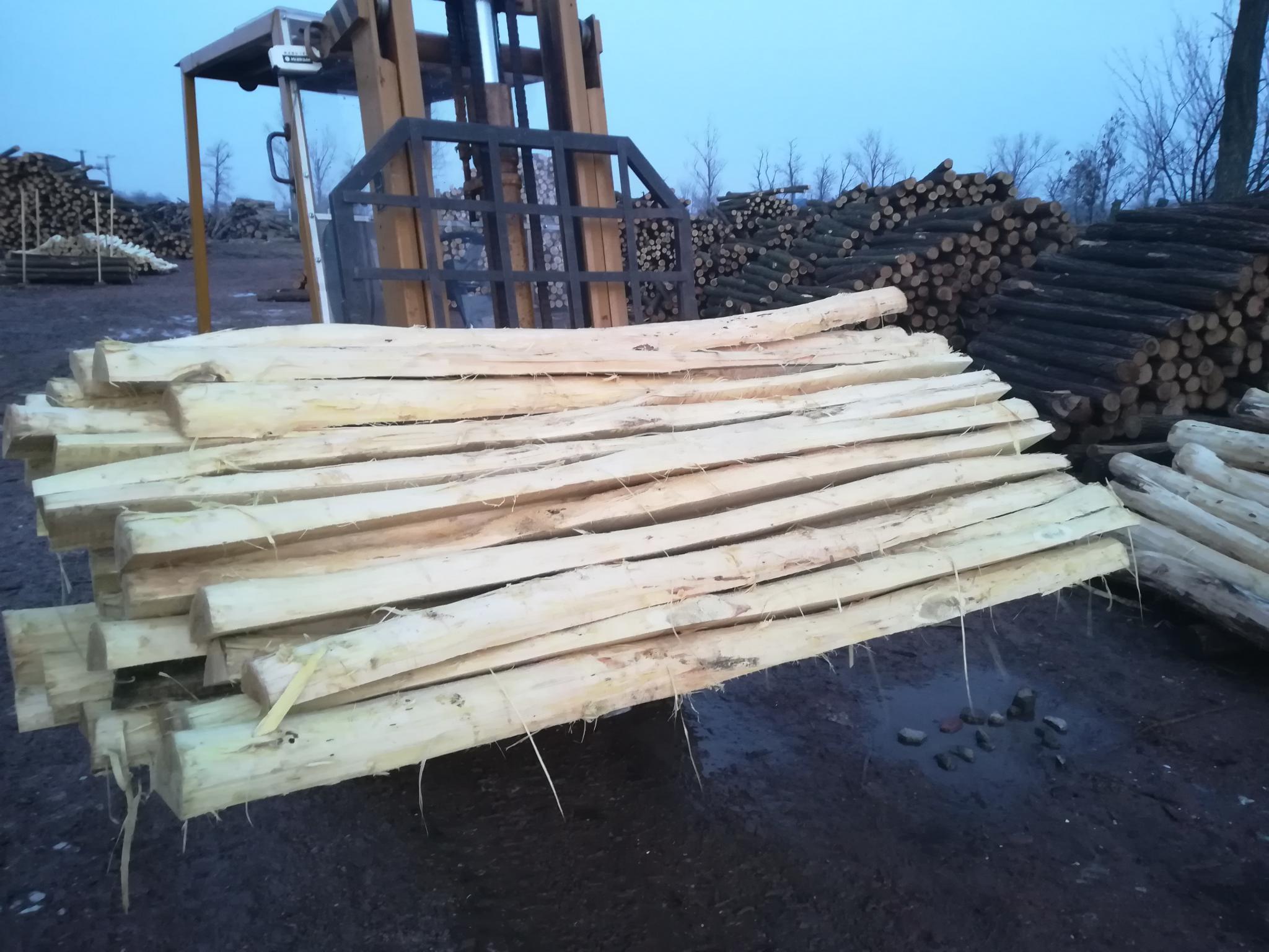 Rundhölzer aus Akazie (halbrund) Rundhölzer aus Akazie (halbrund)