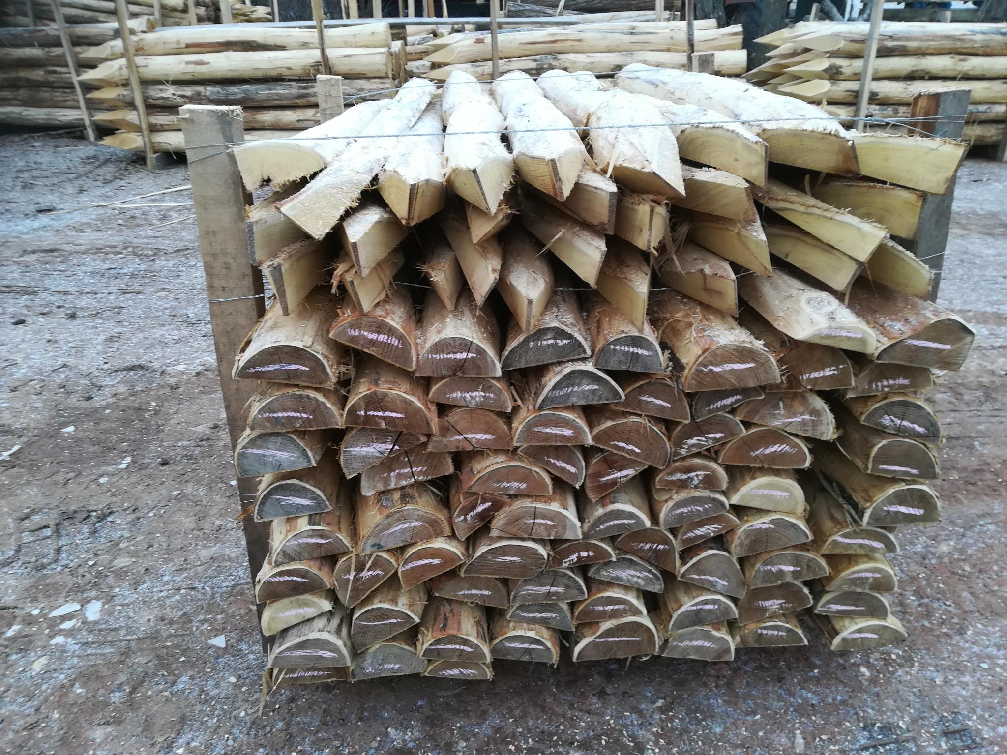 Rundhölzer aus Akazie (halbrund) Rundhölzer aus Akazie (halbrund)