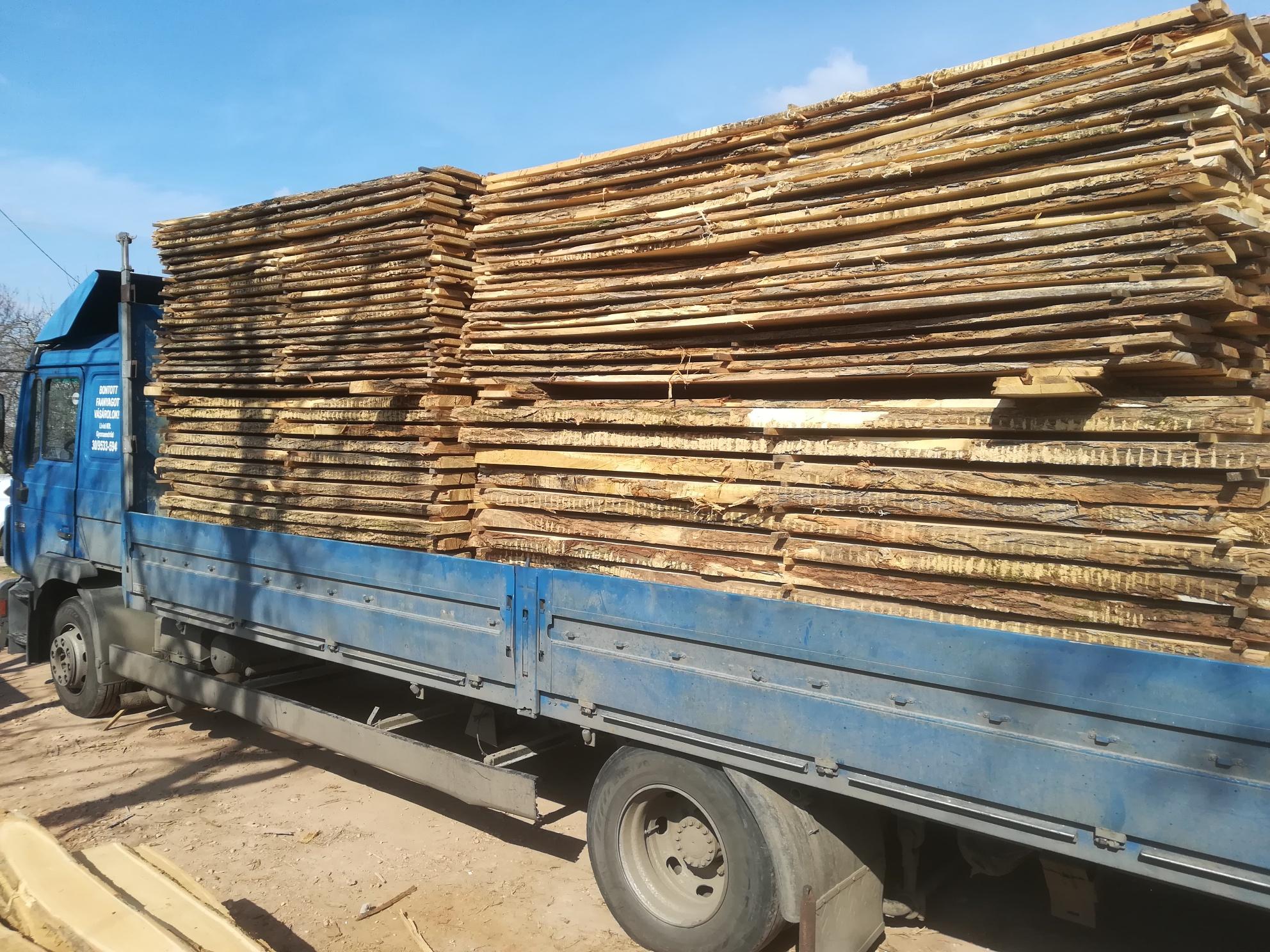 Sägeprodukte und Schnittholz Sägeprodukte und Schnittholz